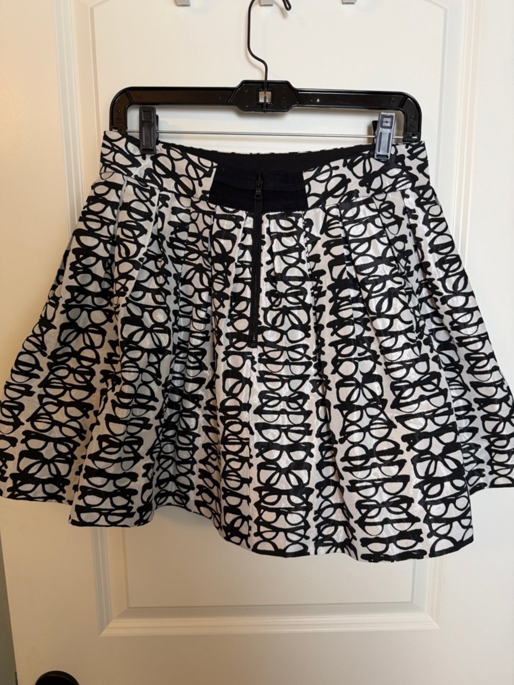 Alice + Olivia Eyeglass Skirt - Picture 7 of 8